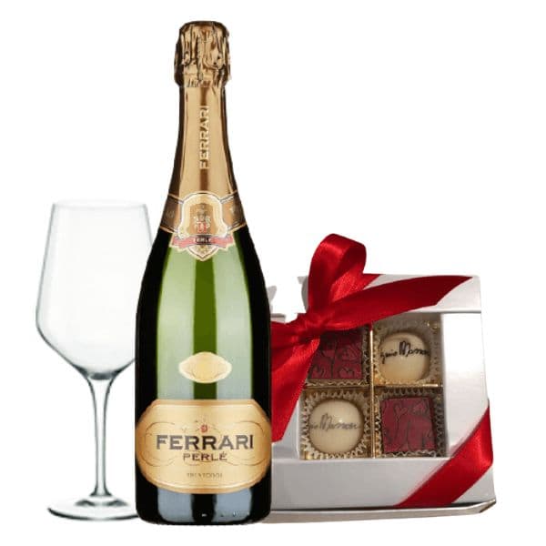 Kit Festa della Mamma - Trento DOC Ferrari, Praline Assortite, Fiori Freschi e Calice in Vetro